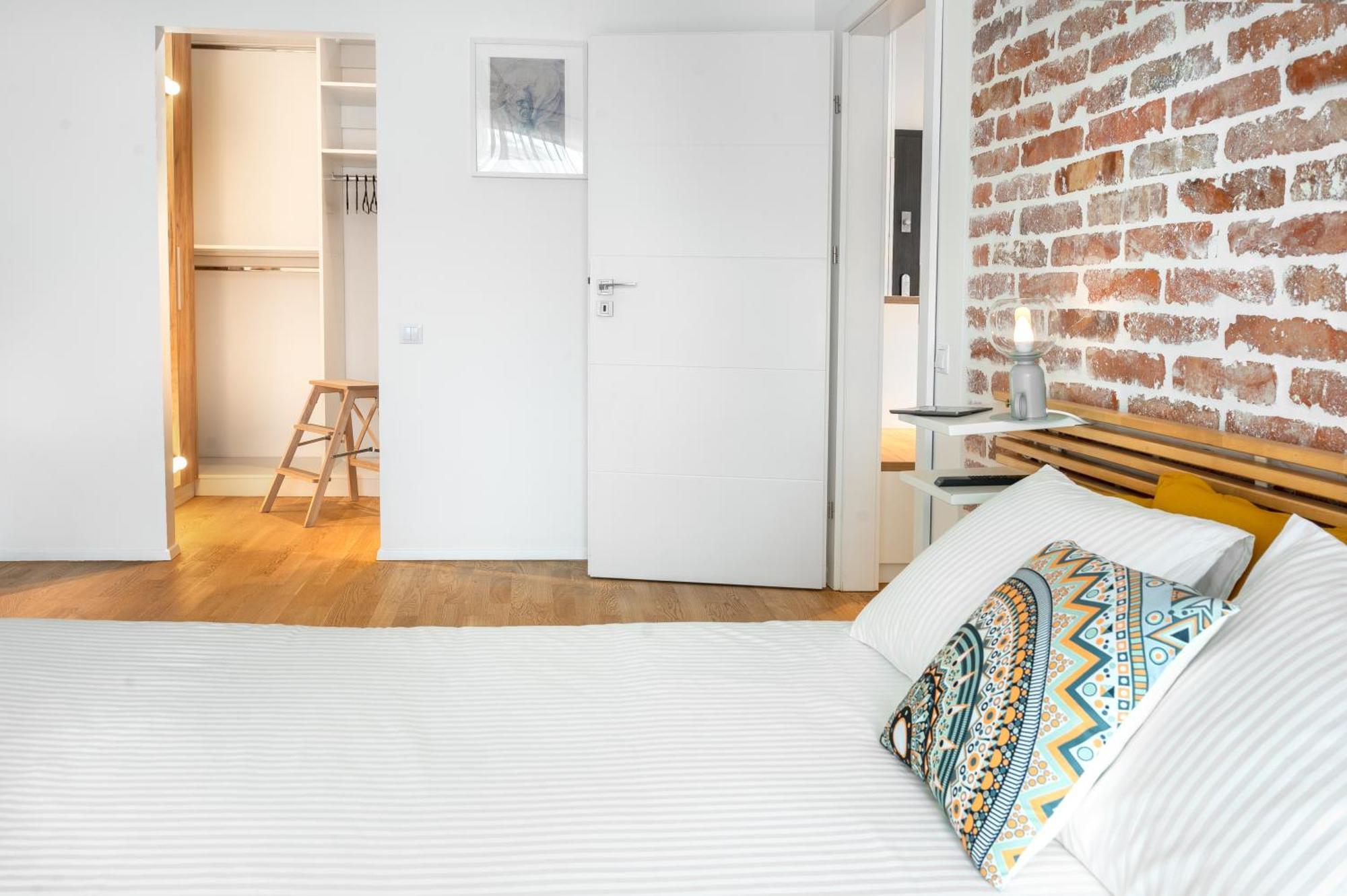 Bonjour Apartment Cluj-Napoca Esterno foto